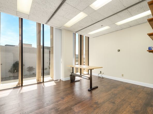 Office Space Available in Excellent Condition & Move-In Ready : 1221 Van Ness Ave, Fresno, CA 93721